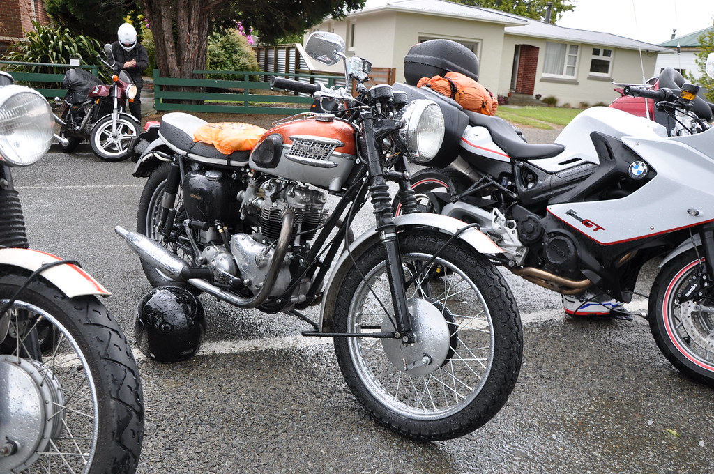 Triumph Bonneville 400